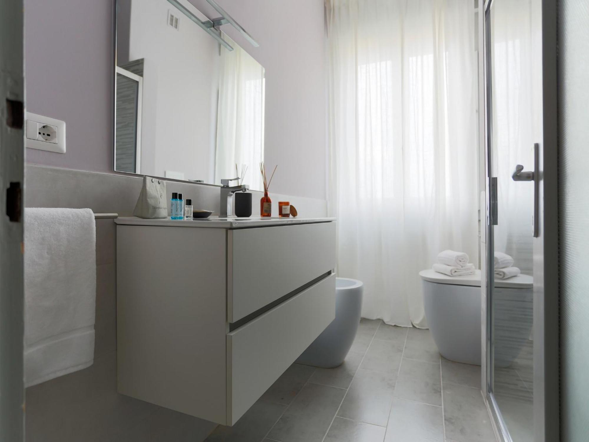 The Best Rent - Spacious One-Bedroom Apartment In Moscova District Milaan Buitenkant foto